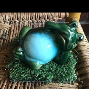 Lazy Frog - home decor